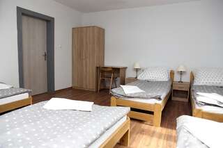 Хостелы Hostel Grono Зелёна-Гура Односпальная кровать в общем номере для мужчин и женщин-2